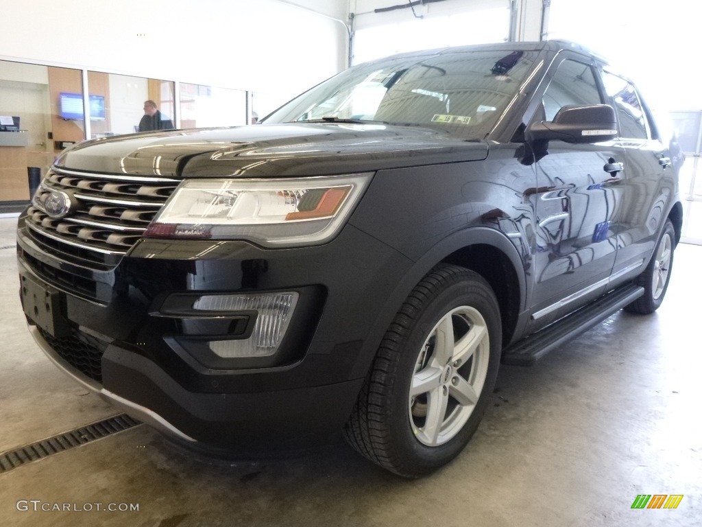 2017 Explorer XLT 4WD - Shadow Black / Ebony Black photo #5