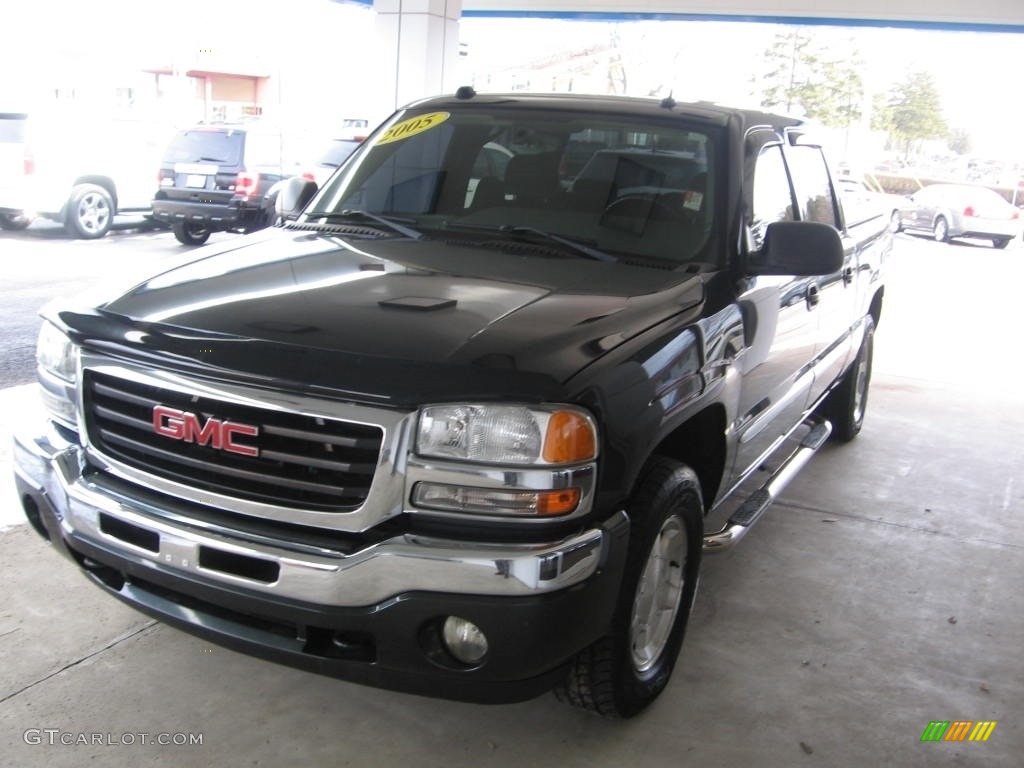 2005 Sierra 1500 SLE Crew Cab 4x4 - Carbon Metallic / Dark Pewter photo #26