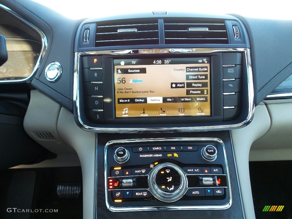 2017 Lincoln Continental Select Controls Photos