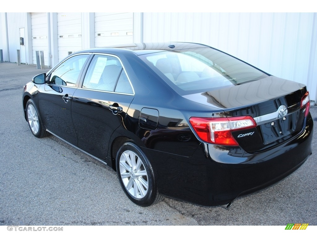 2014 Camry XLE V6 - Attitude Black Metallic / Ivory photo #3