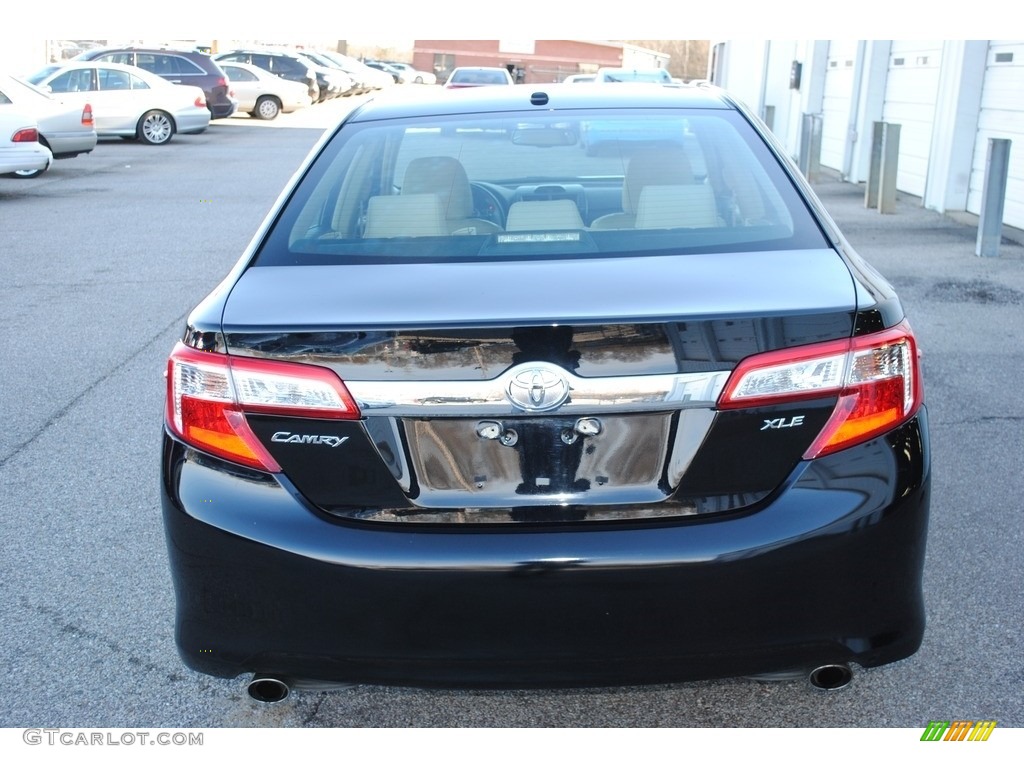 2014 Camry XLE V6 - Attitude Black Metallic / Ivory photo #4