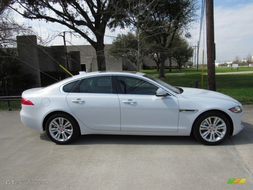 2017 XF 35t Premium - Glacier White / Jet photo #6