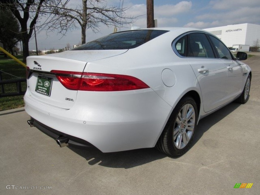 2017 XF 35t Premium - Glacier White / Jet photo #7