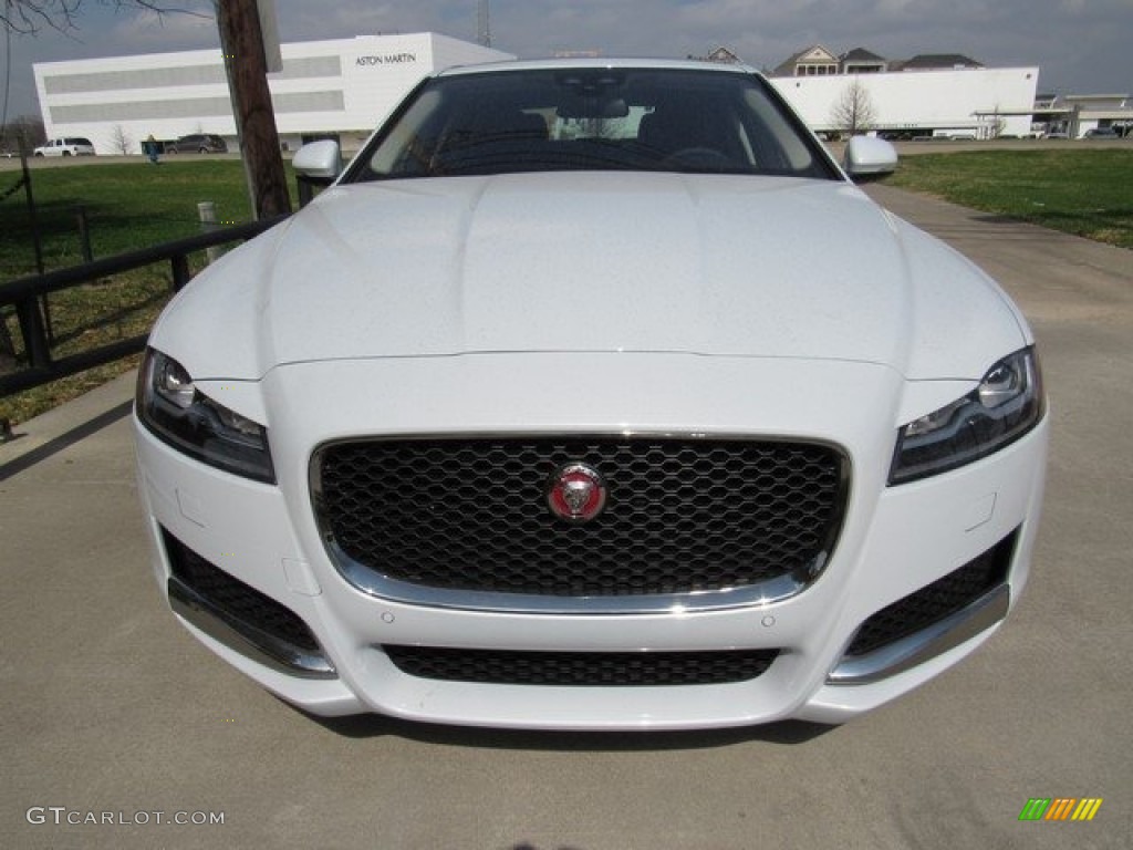 2017 XF 35t Premium - Glacier White / Jet photo #9