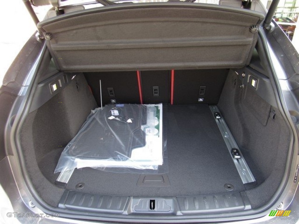 2017 Jaguar F-PACE 35t AWD S Trunk Photo #118702893