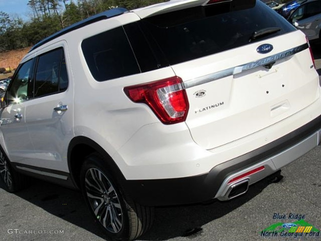 2017 Explorer Platinum 4WD - White Platinum / Ebony Black photo #41