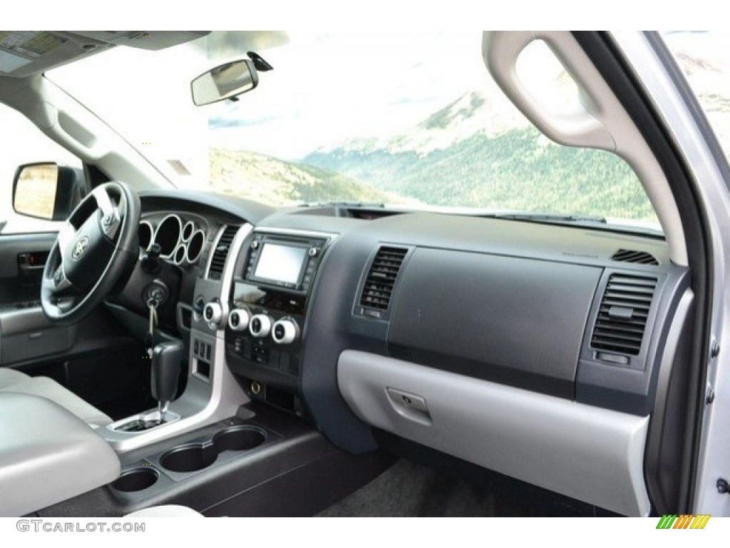 2016 Toyota Sequoia SR5 4x4 Gray Dashboard Photo #118708371