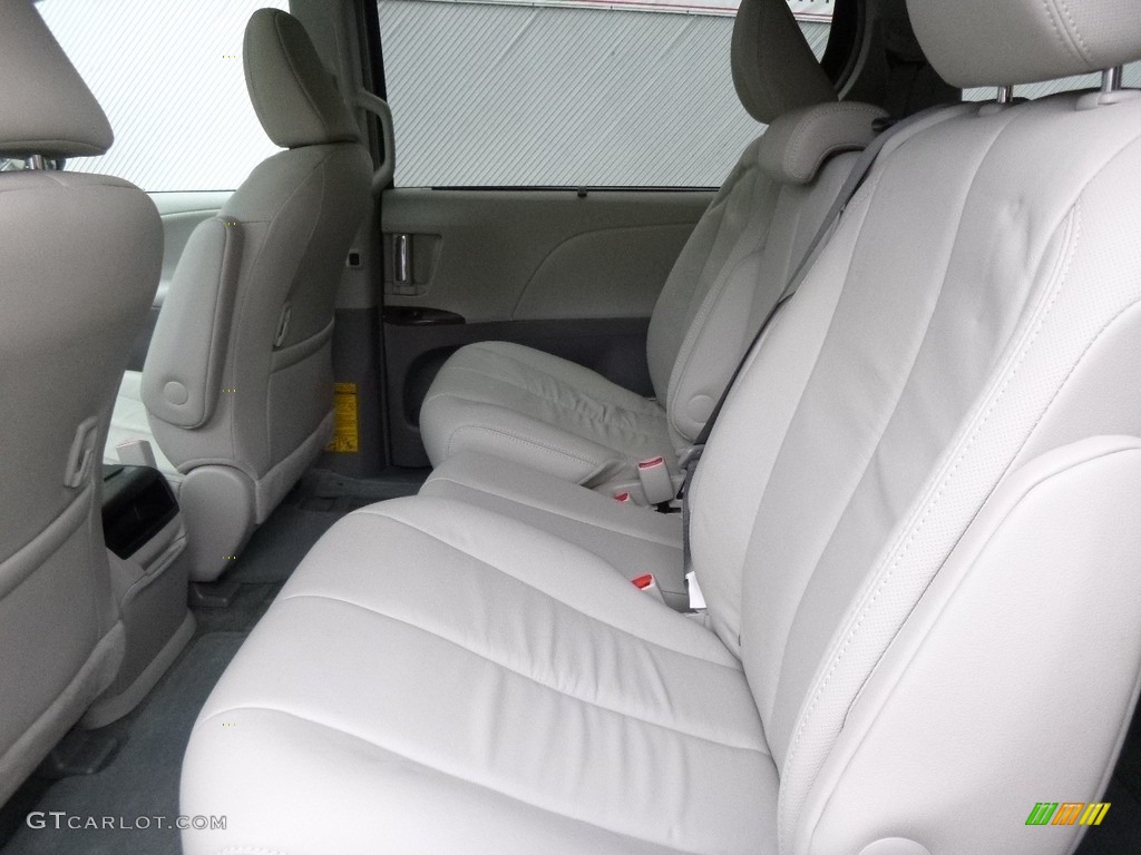 2014 Sienna XLE - Silver Sky Metallic / Light Gray photo #7