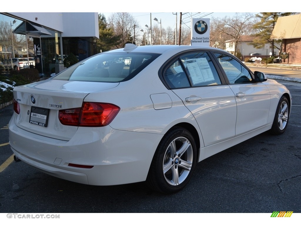 2014 3 Series 320i xDrive Sedan - Alpine White / Venetian Beige photo #3