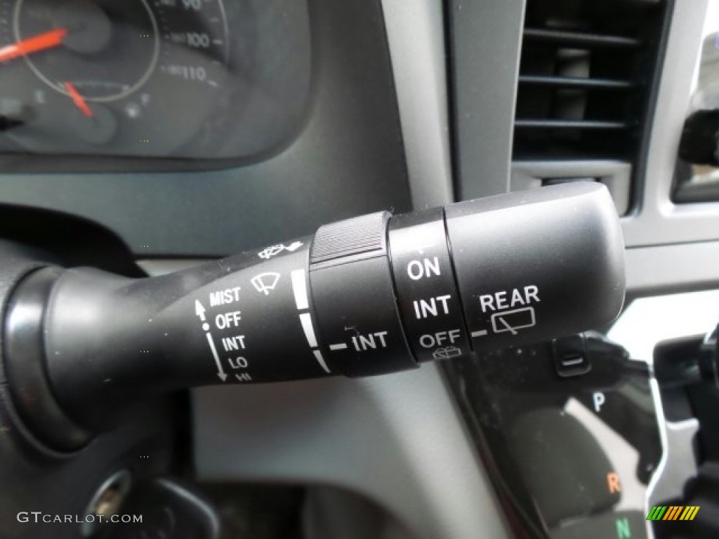 2017 Toyota Sienna LE AWD Controls Photo #118713612