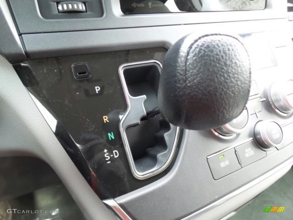 2017 Toyota Sienna LE AWD Transmission Photos