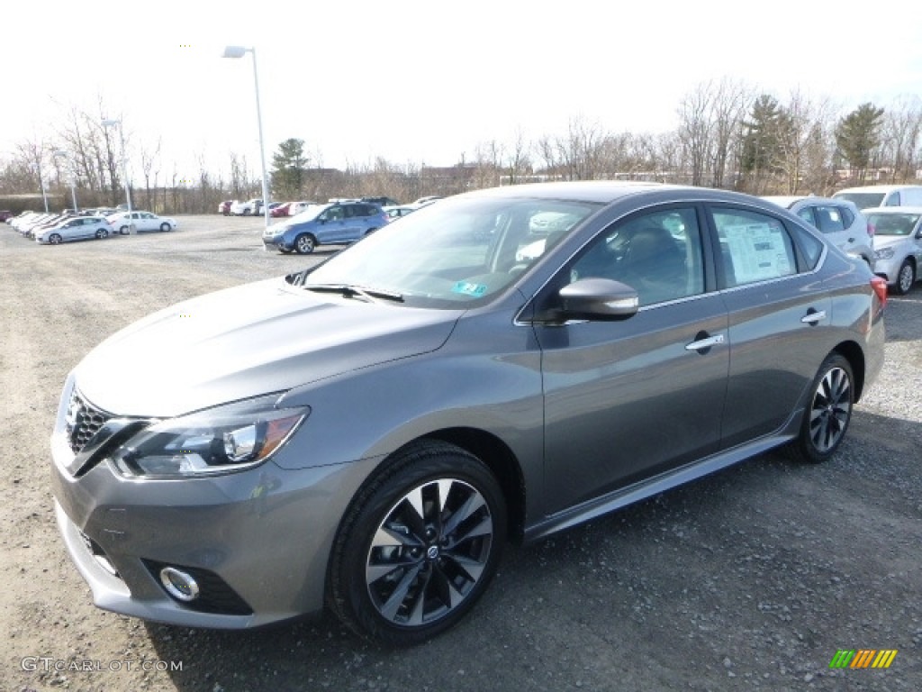 2017 Nissan Sentra SR Exterior Photos