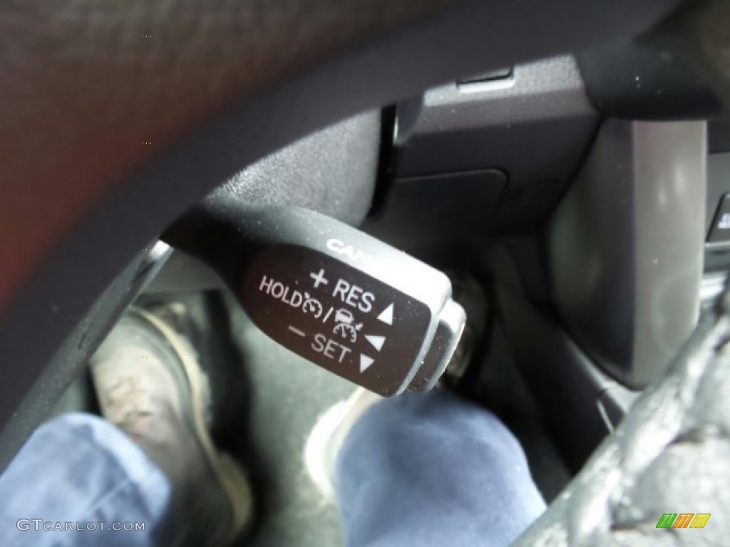 2017 Toyota RAV4 SE AWD Controls Photo #118718349