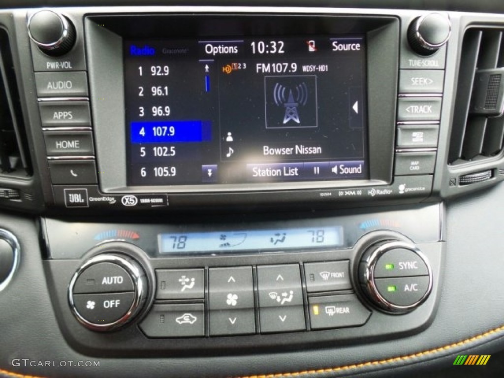 2017 Toyota RAV4 SE AWD Controls Photo #118718385