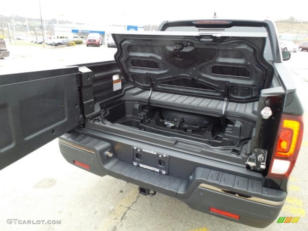 2017 Honda Ridgeline RTL-E AWD Black Edition Trunk Photo #118722642