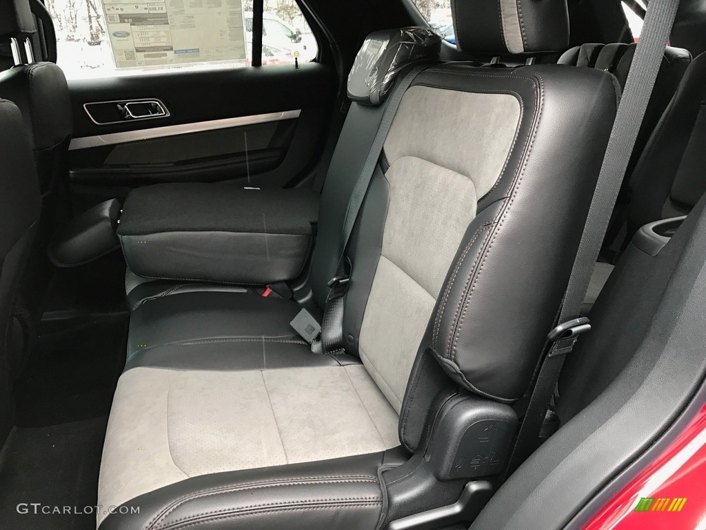 2017 Ford Explorer XLT 4WD Rear Seat Photo #118722795