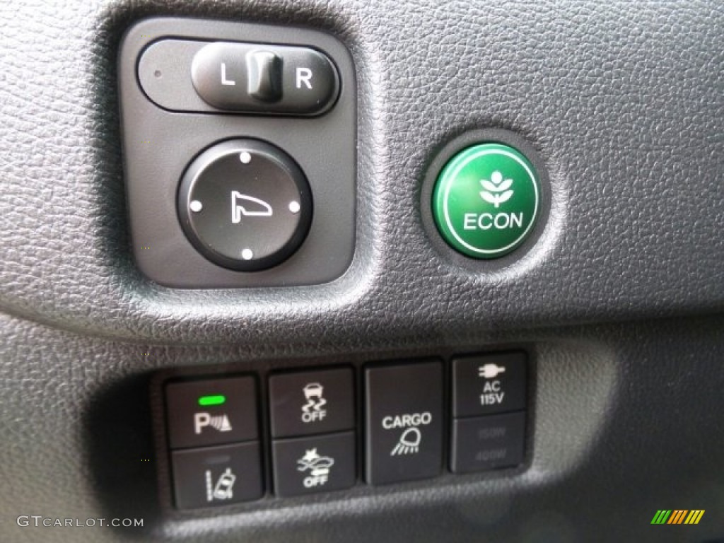 2017 Honda Ridgeline RTL-E AWD Black Edition Controls Photo #118722864