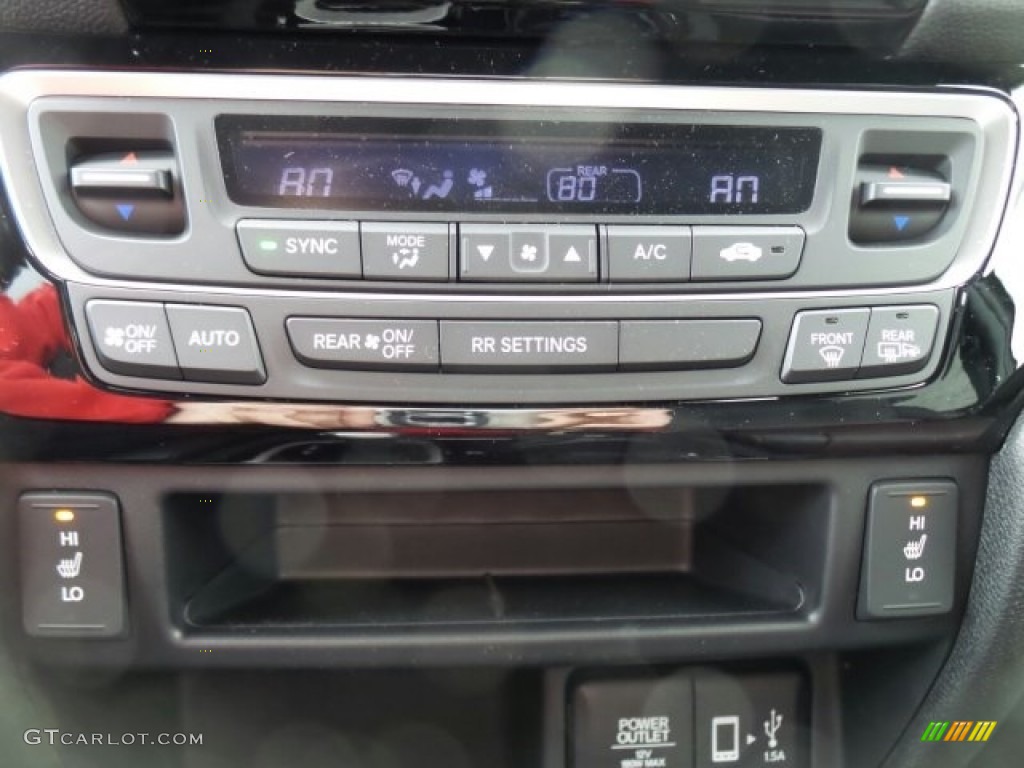 2017 Honda Ridgeline RTL-E AWD Black Edition Controls Photo #118723263