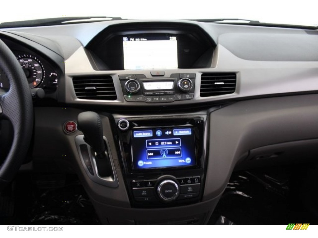 2017 Honda Odyssey Touring Elite Controls Photo #118724169