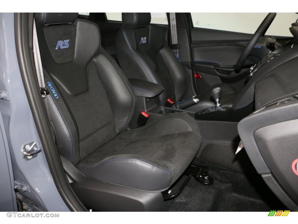 2017 Ford Focus RS Hatch Front Seat Photo #118730835