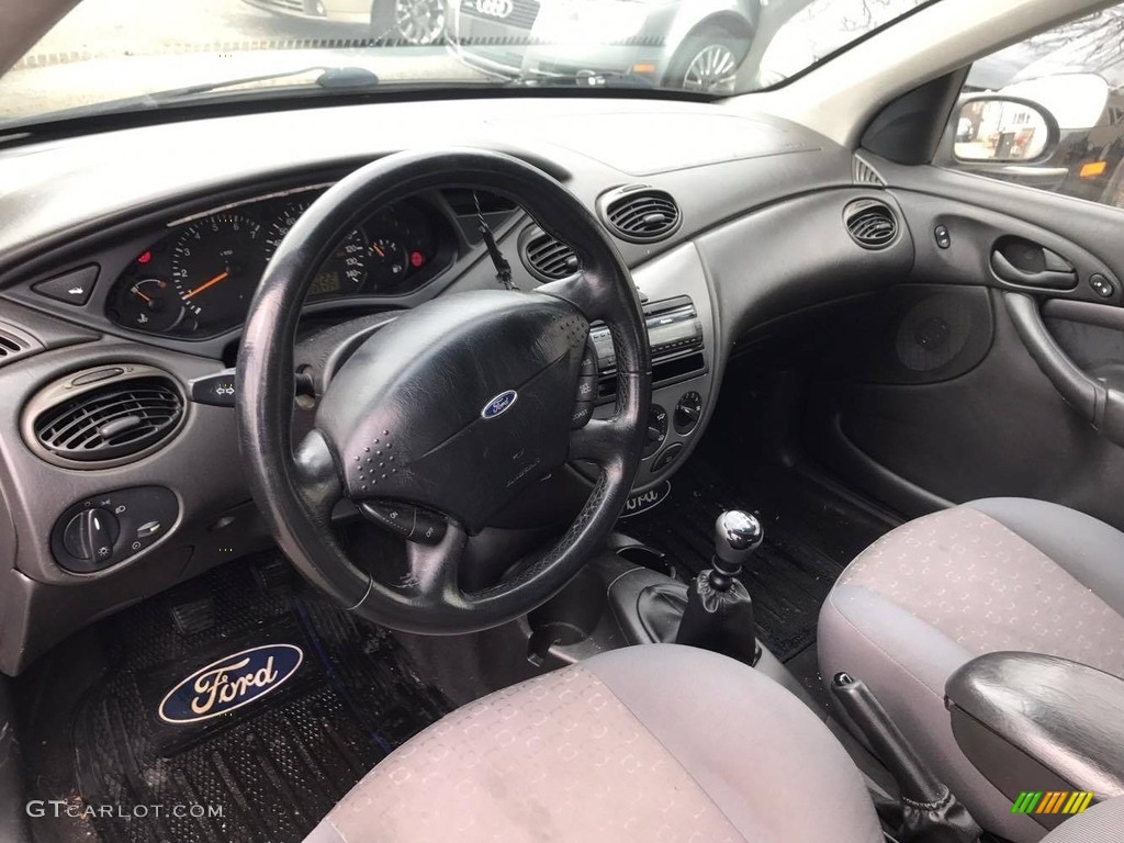 Medium Graphite Grey Interior 2001 Ford Focus ZX3 Coupe Photo #118732977