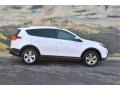 Super White - RAV4 XLE Photo No. 2