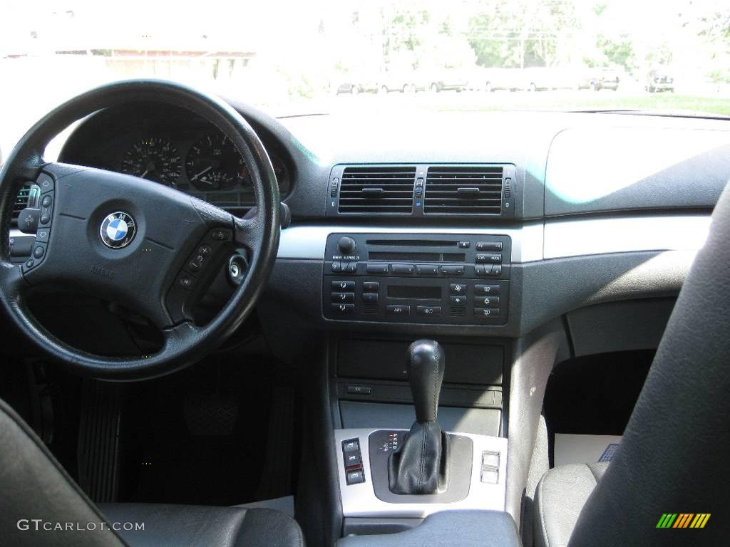 2004 3 Series 325i Sedan - Jet Black / Black photo #11