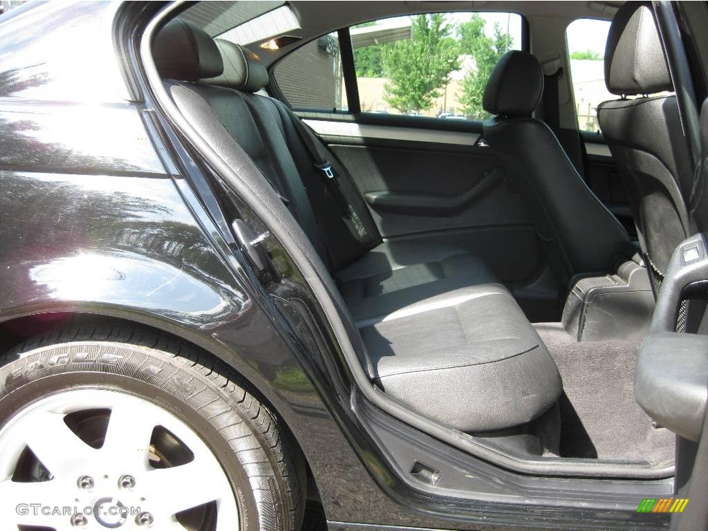 2004 3 Series 325i Sedan - Jet Black / Black photo #24