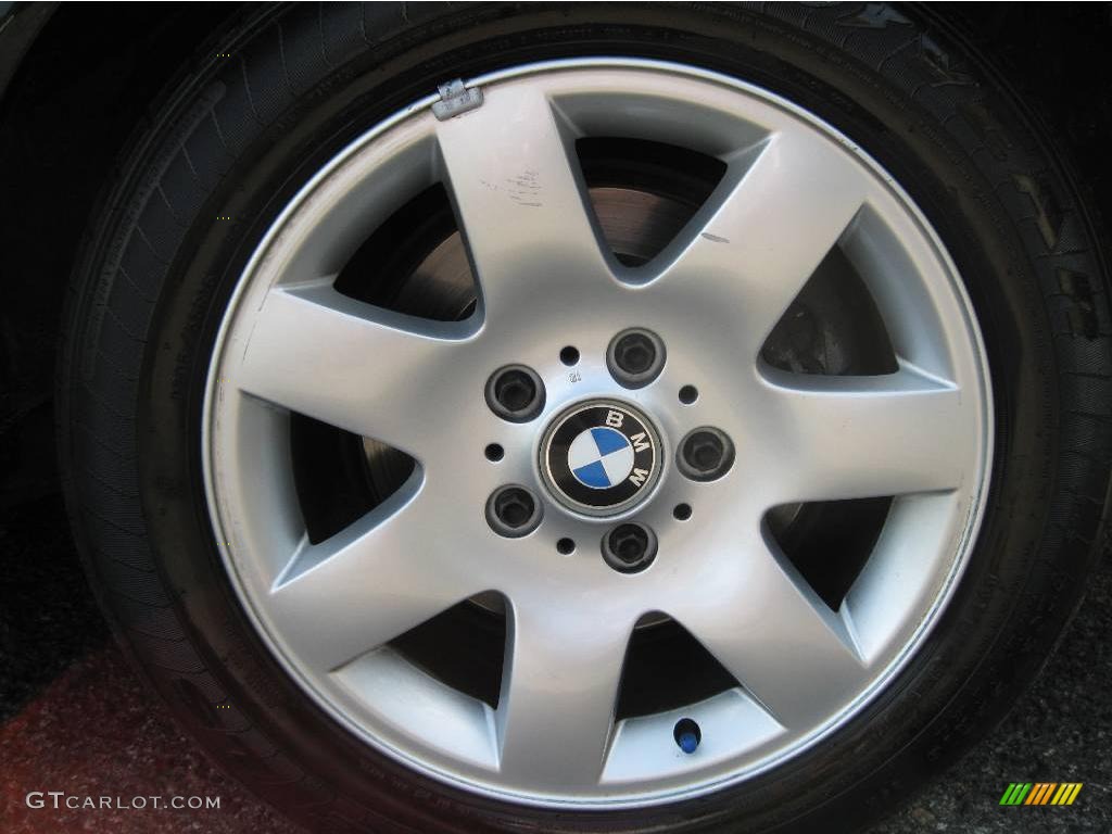 2004 3 Series 325i Sedan - Jet Black / Black photo #26