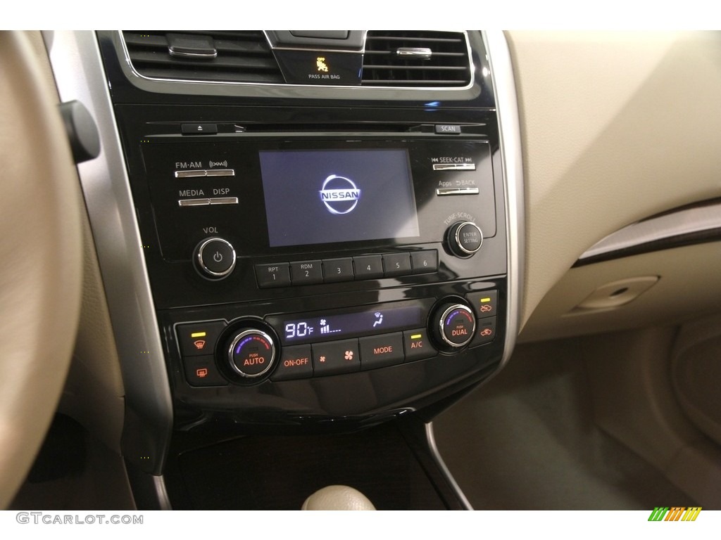 2014 Nissan Altima 2.5 SL Controls Photo #118740261