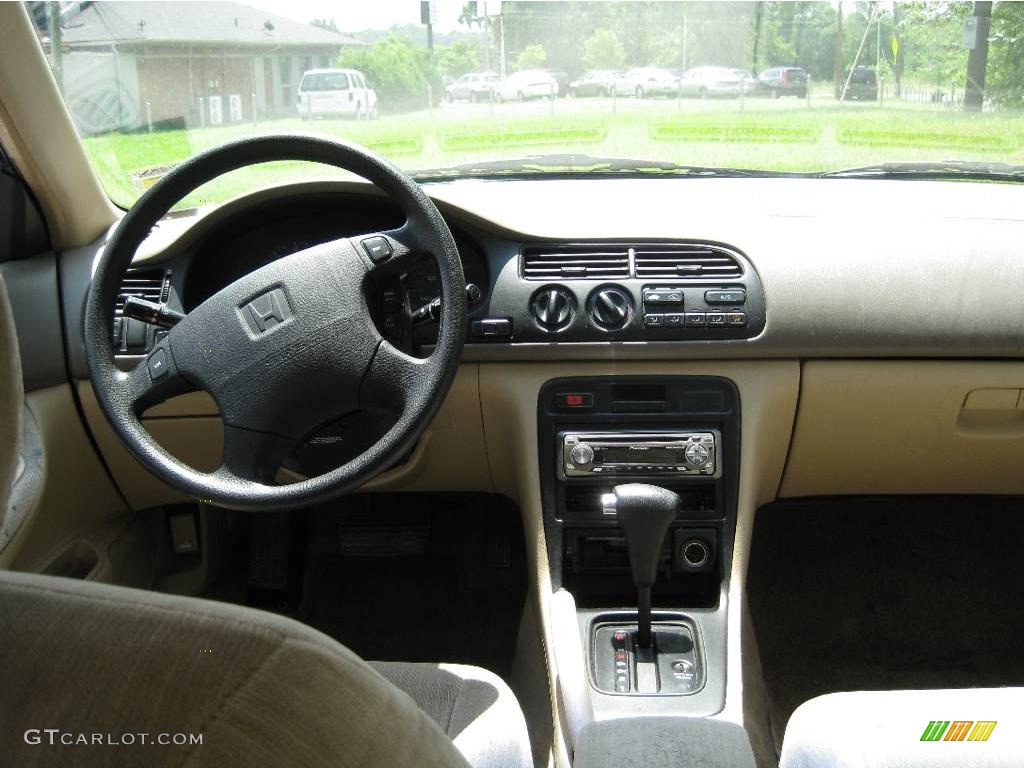 1995 Accord LX V6 Sedan - Sherwood Green Pearl / Gray photo #11