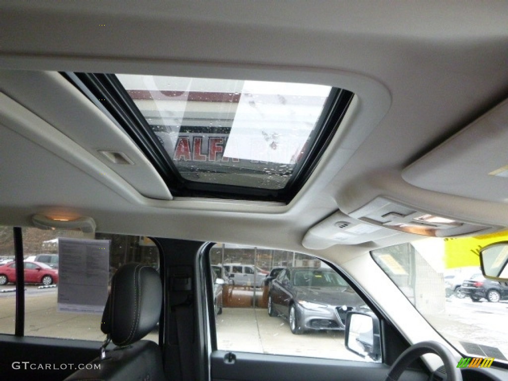 2012 Liberty Jet 4x4 - Bright White / Dark Slate Gray photo #6