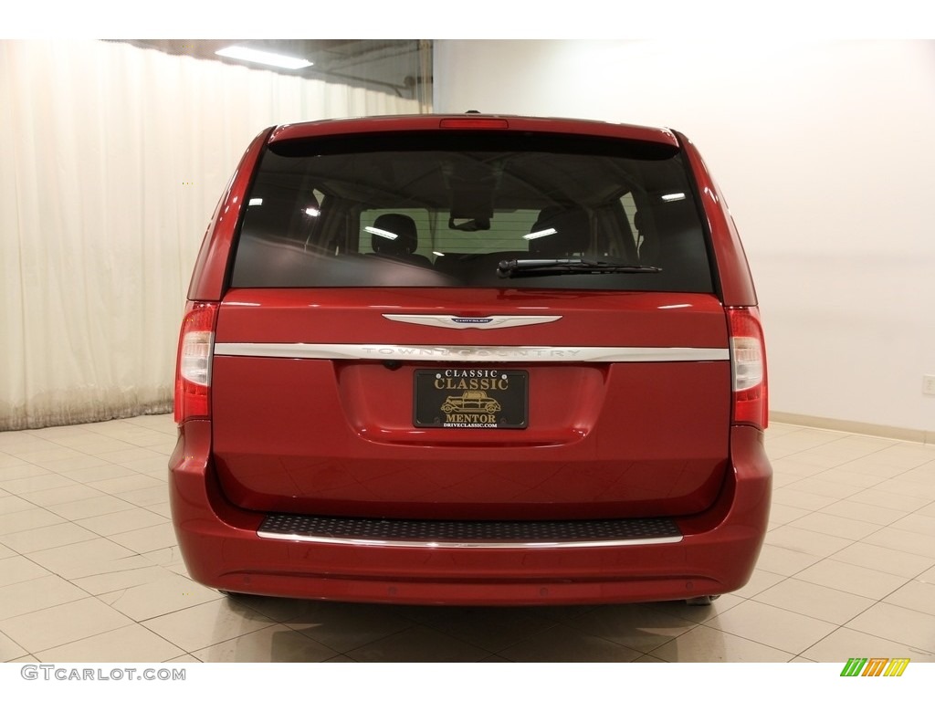 2015 Town & Country Touring-L - Deep Cherry Red Crystal Pearl / Black/Light Graystone photo #21