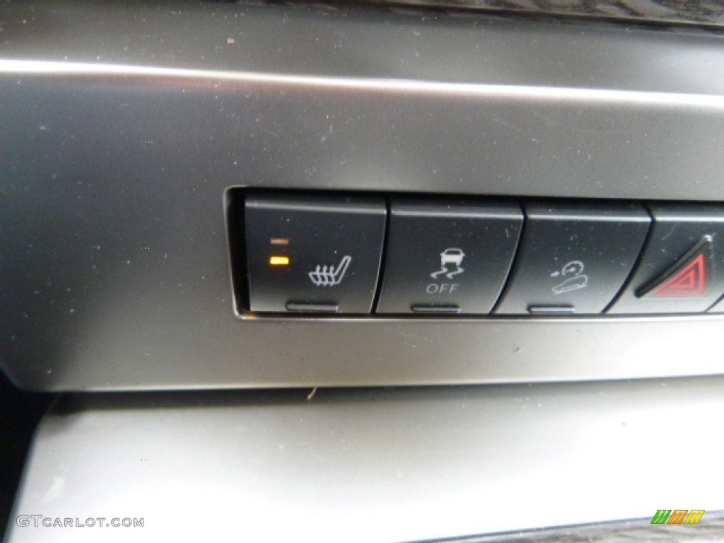2012 Liberty Jet 4x4 - Bright White / Dark Slate Gray photo #19