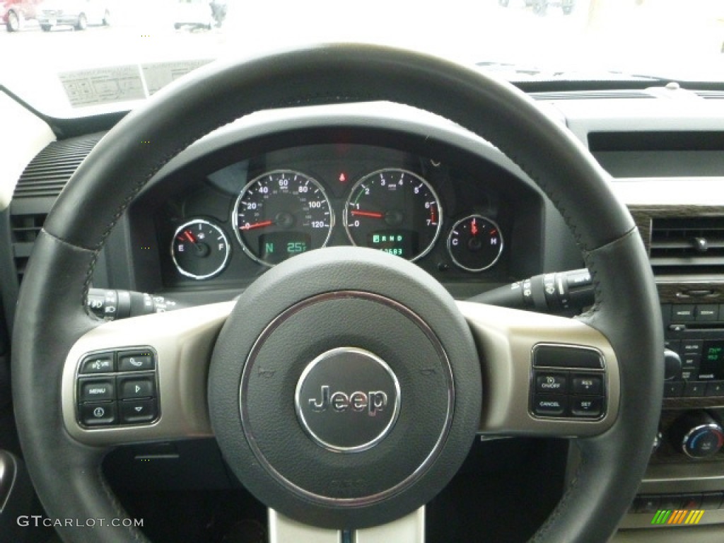 2012 Liberty Jet 4x4 - Bright White / Dark Slate Gray photo #20