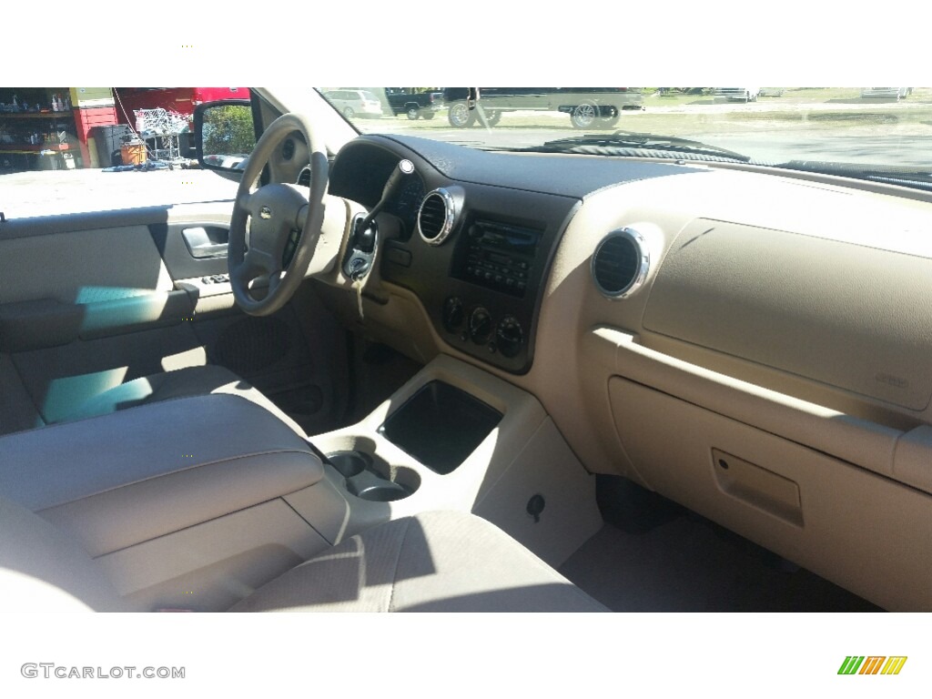 2003 Expedition XLT - Oxford White / Medium Parchment photo #17
