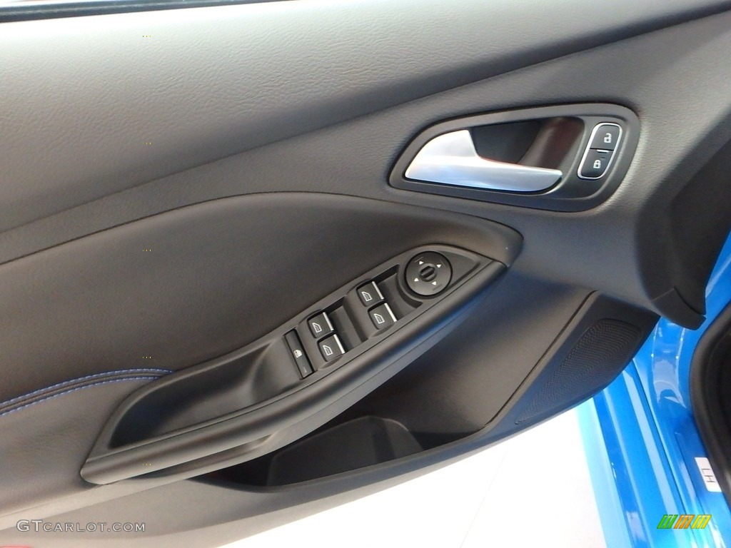 2017 Focus RS Hatch - Nitrous Blue / Charcoal Black Recaro Leather photo #18