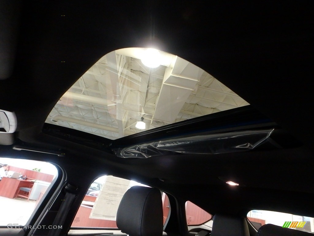2017 Focus RS Hatch - Nitrous Blue / Charcoal Black Recaro Leather photo #20
