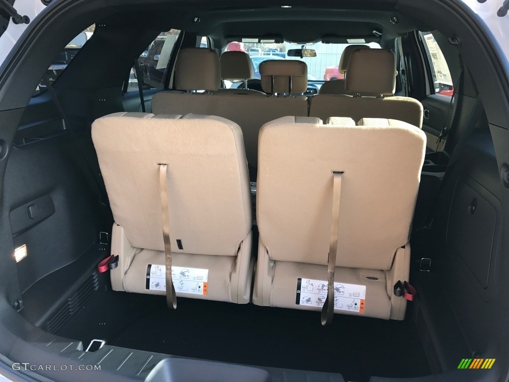 2017 Explorer 4WD - Oxford White / Medium Light Camel photo #5