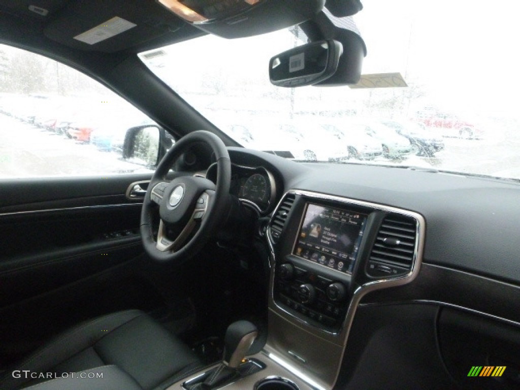 2017 Grand Cherokee Limited 4x4 - Diamond Black Crystal Pearl / Black photo #8