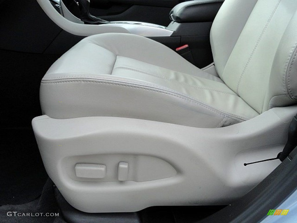 2014 SRX FWD - Glacier Blue Metallic / Light Titanium/Ebony photo #16