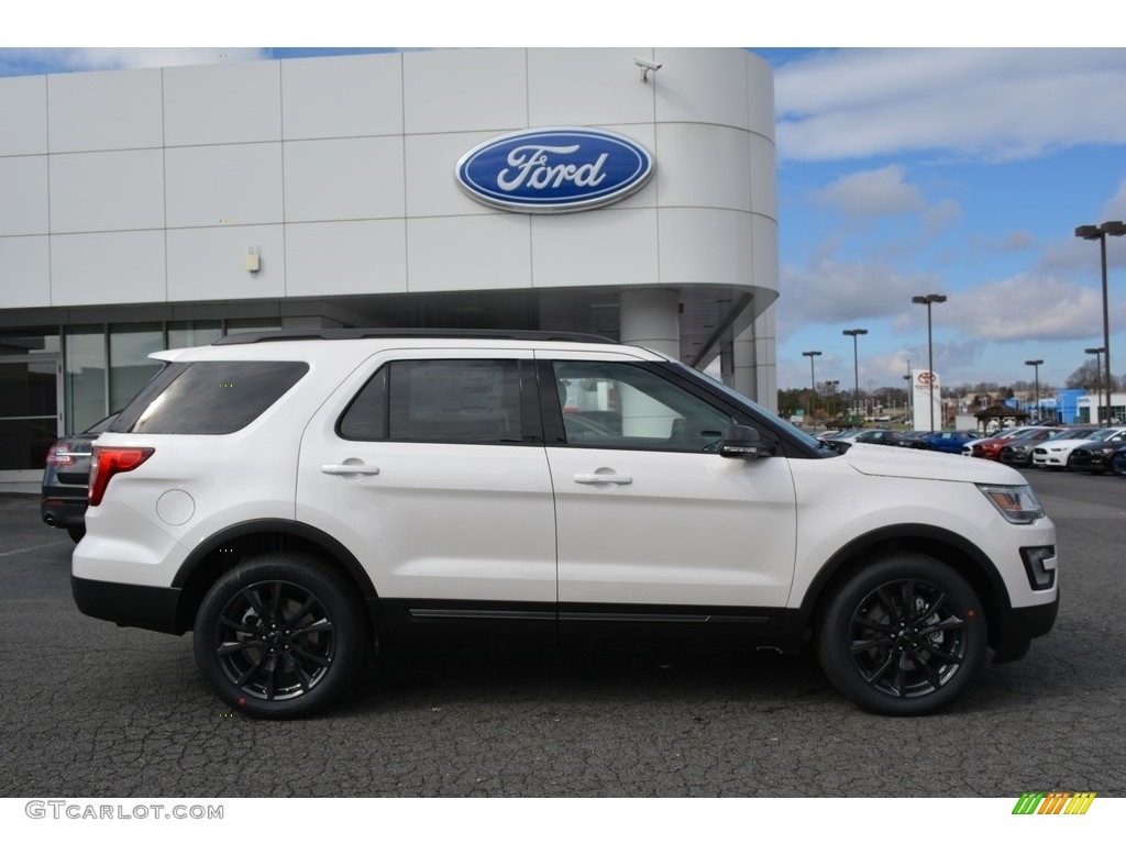 2017 Explorer XLT 4WD - White Platinum / Sport Appearance Dark Earth Gray photo #2
