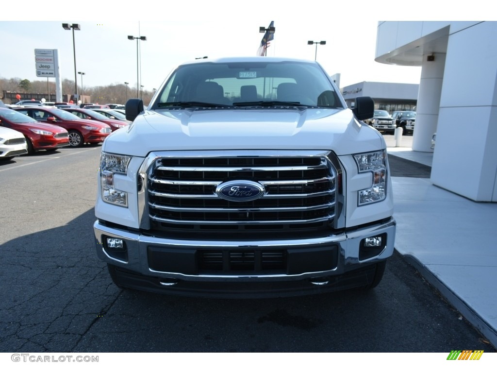 2017 F150 XLT SuperCab 4x4 - Oxford White / Earth Gray photo #4