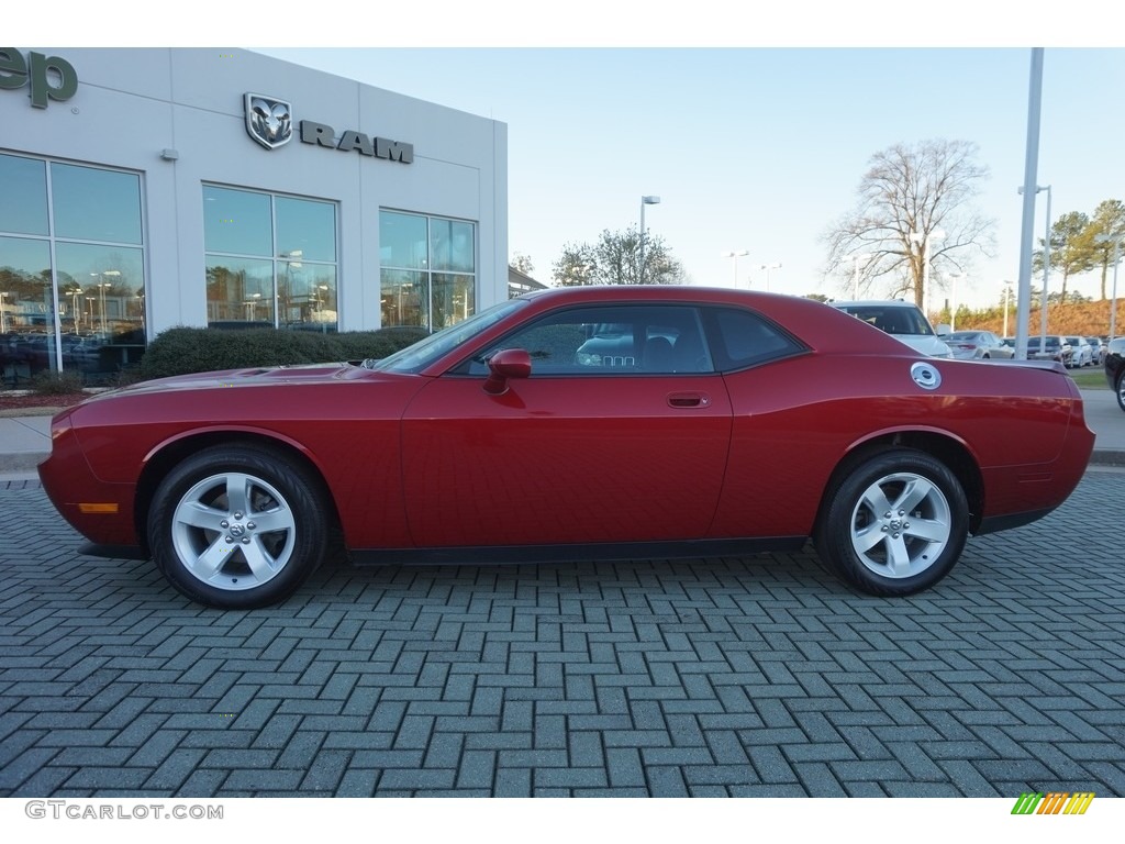 2010 Challenger SE - Inferno Red Crystal Pearl / Dark Slate Gray photo #2