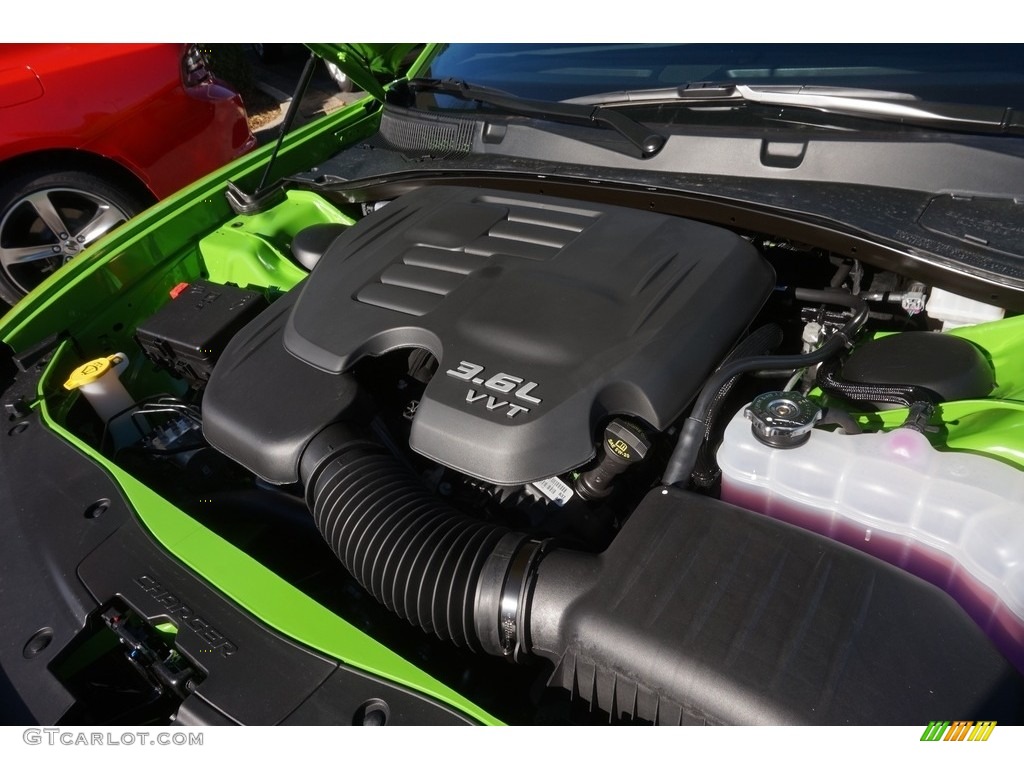 2017 Dodge Charger SXT 3.6 Liter DOHC 24-Valve VVT Pentastar V6 Engine Photo #118755778