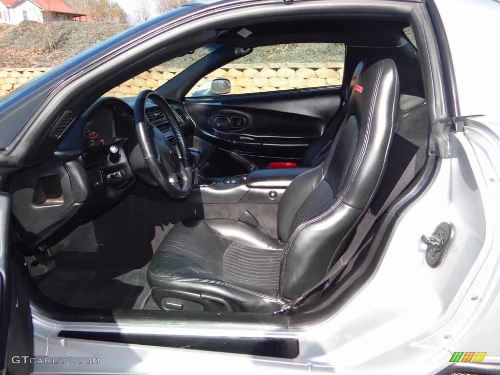 2001 Chevrolet Corvette Coupe Front Seat Photo #118757631