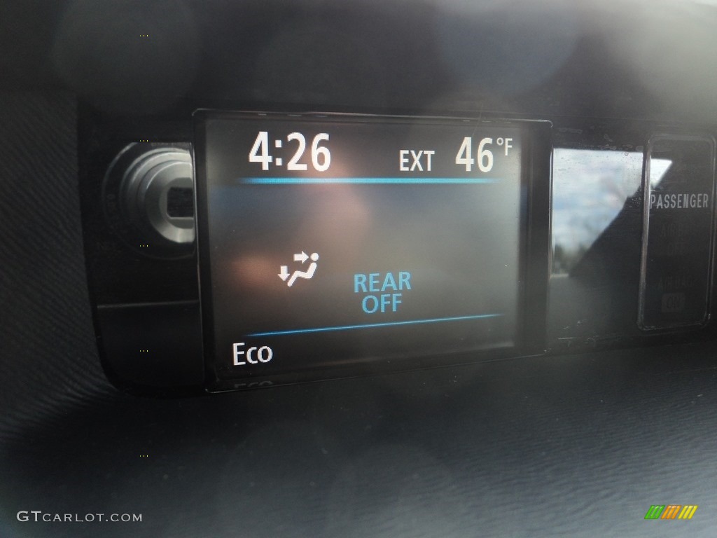 2013 Sienna XLE - Super White / Light Gray photo #19