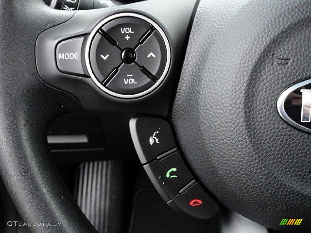 2017 Kia Soul + Controls Photo #118761605