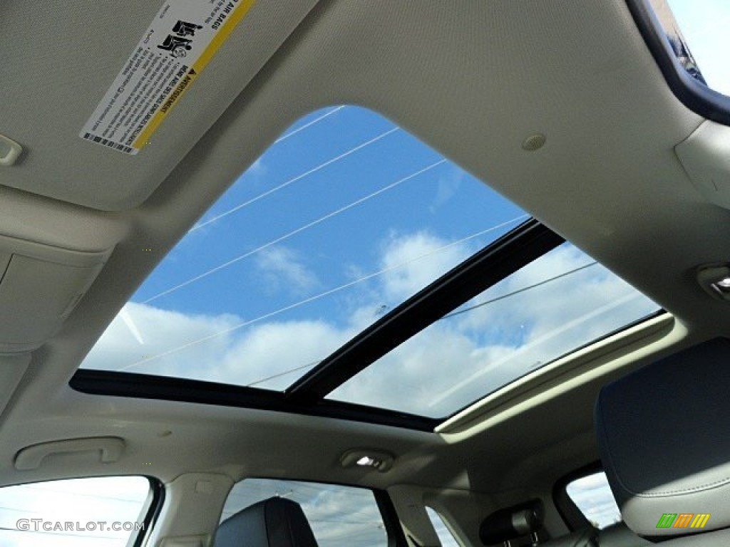 2017 Cadillac XT5 Premium Luxury Sunroof Photo #118778575