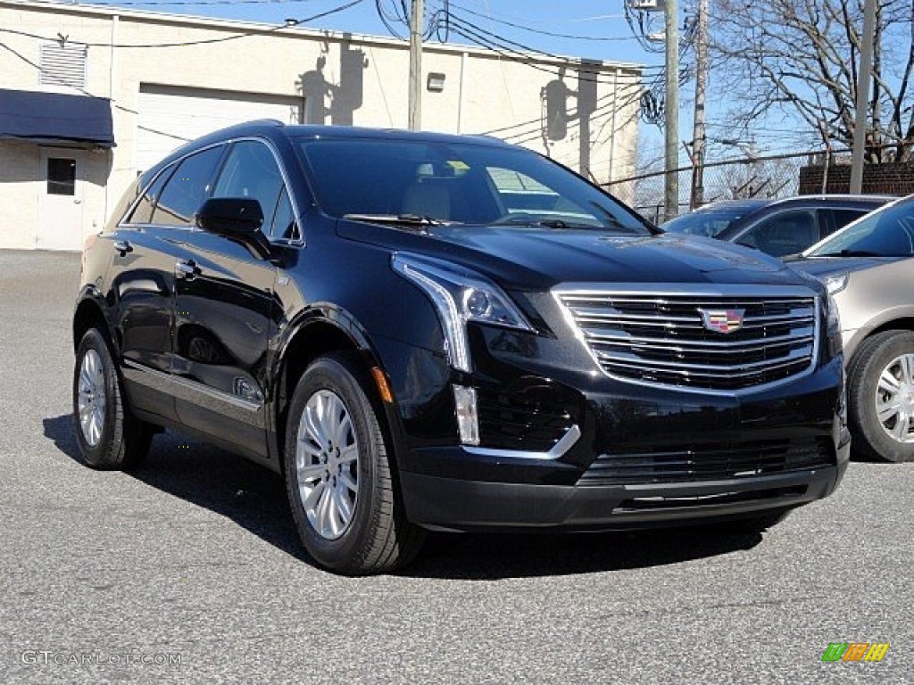 2017 XT5 FWD - Stellar Black Metallic / Sahara Beige photo #1